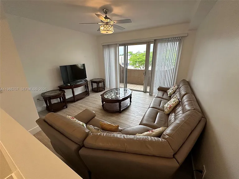 10900 SW 104th St #322 — Photo 7