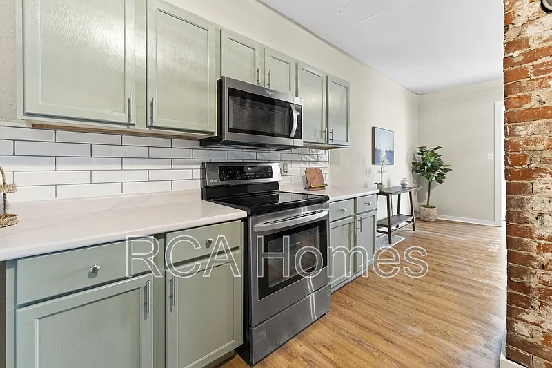 3 bed, 2.0 bath, 1700 sqft, $1,700 — Photo 3
