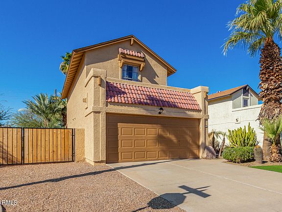 3rd image of 724 N ENTRADA Street