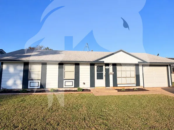 1314 N 16th St, Enid, OK 73701