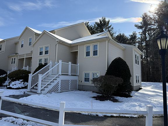 2nd image of 21 Lamplighter Ln Unit 21