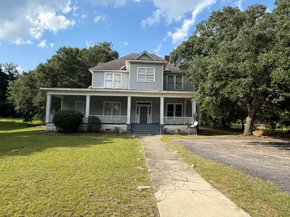 211 E Brooks St, Kingstree, SC 29556