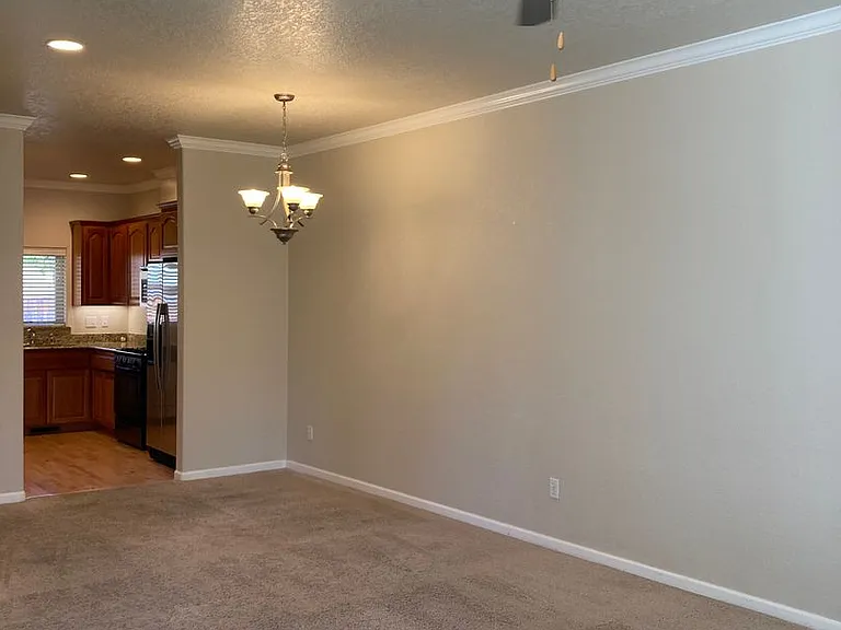 806 SW Kinsington Ct — Photo 11