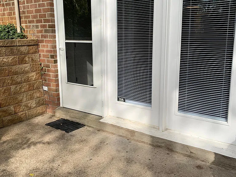345 Spring St — Photo 17