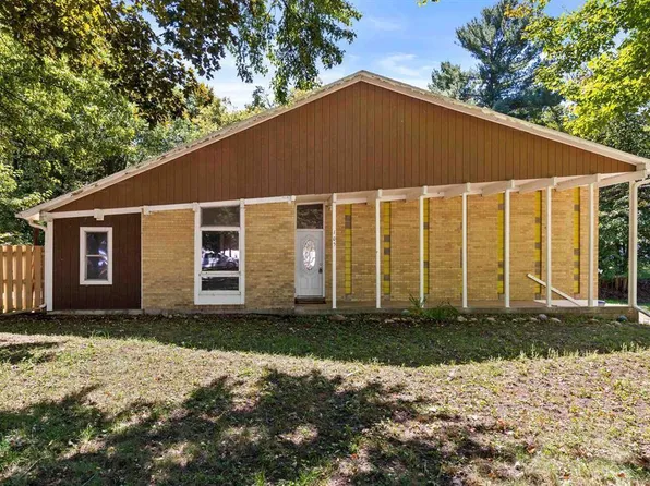 105 FAIRVIEW LANE, Nekoosa, WI 54457