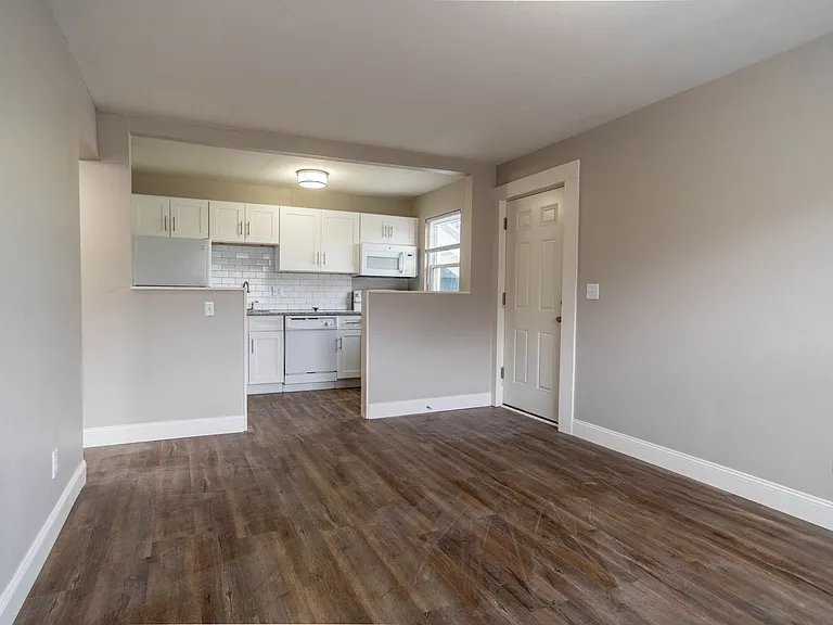 331 Kendall Pl — Photo 3