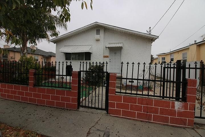 1st image of 1919 Pine Ave
