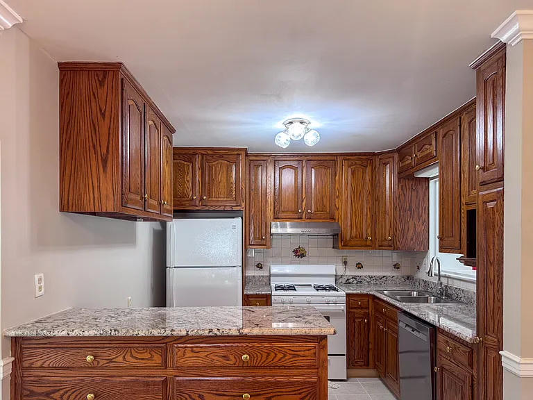 6718 Ruskin St — Photo 5