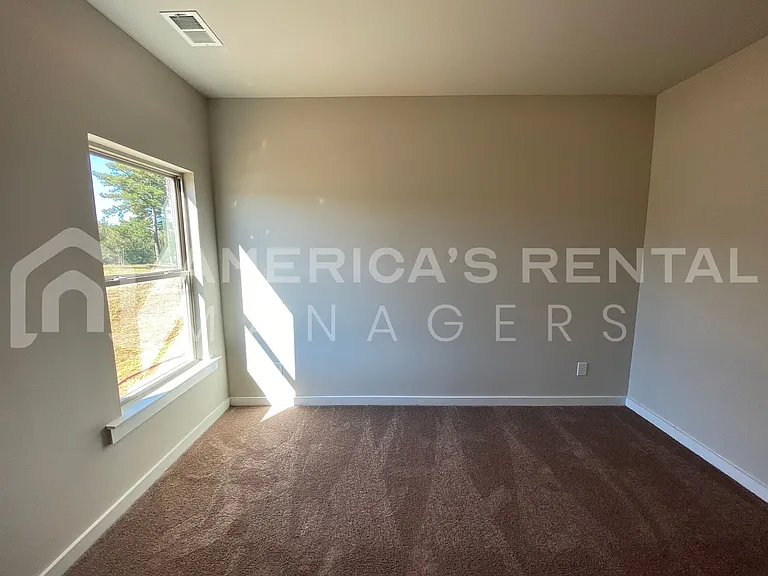 567 Andrew Dr — Photo 7