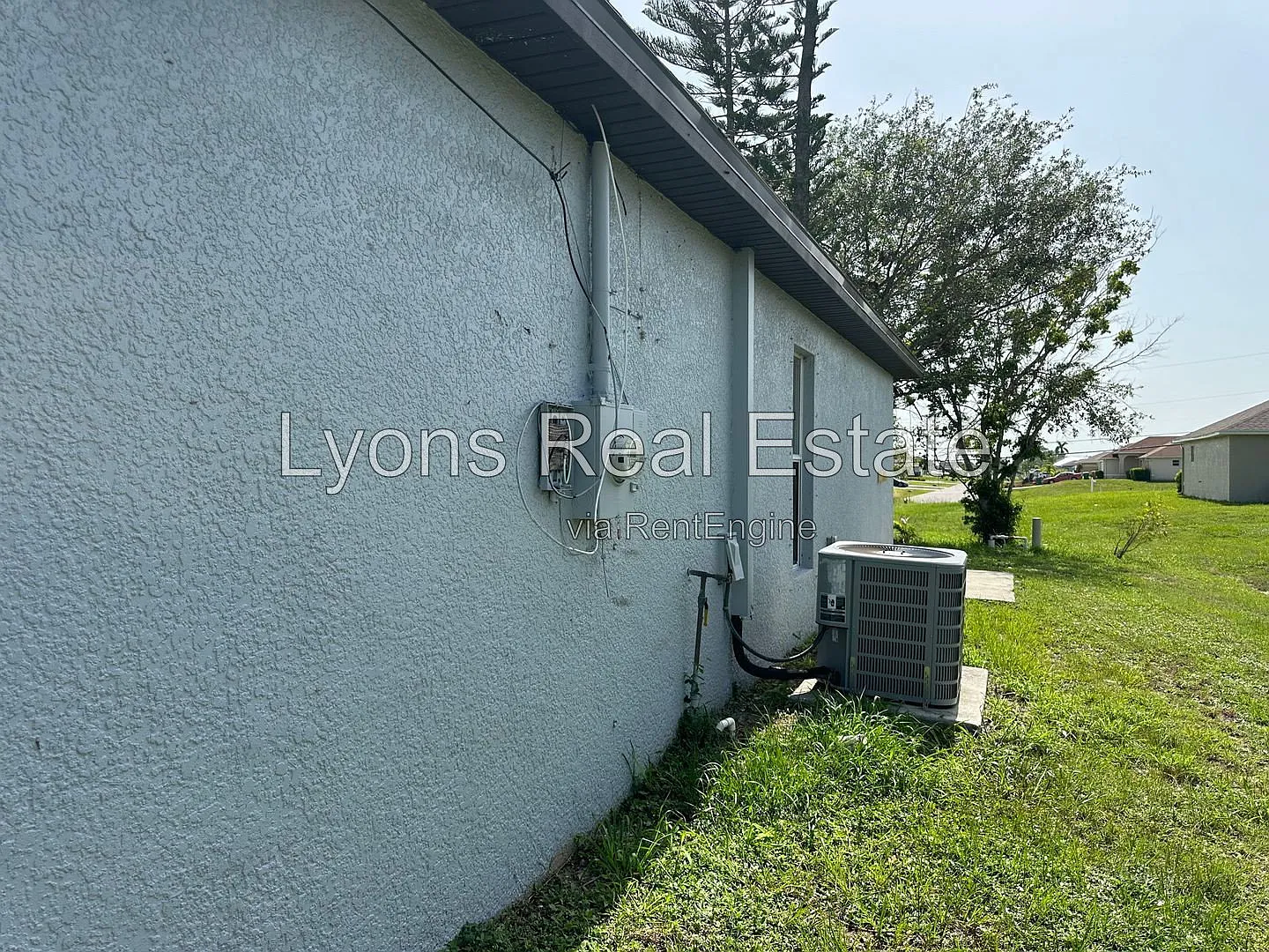 3 bed, 2.0 bath, 1650 sqft, $1,625 — Photo 2