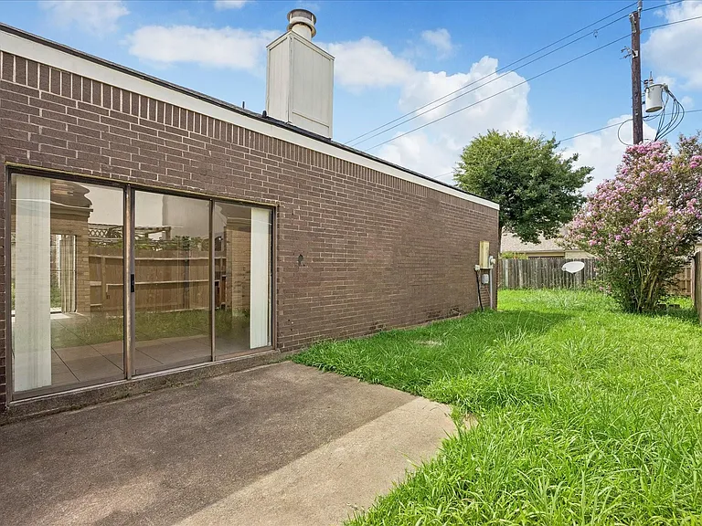 8018 Cobblefield Ln — Photo 19
