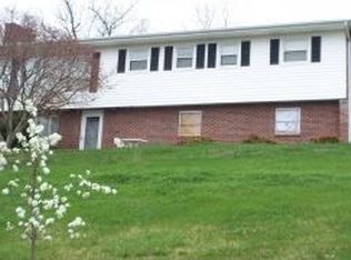 299 Redstone Dr, Bluff City, TN 37618