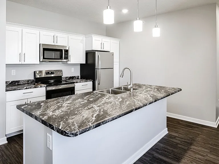 Deerfield Apartments & Chateaus — Photo 4