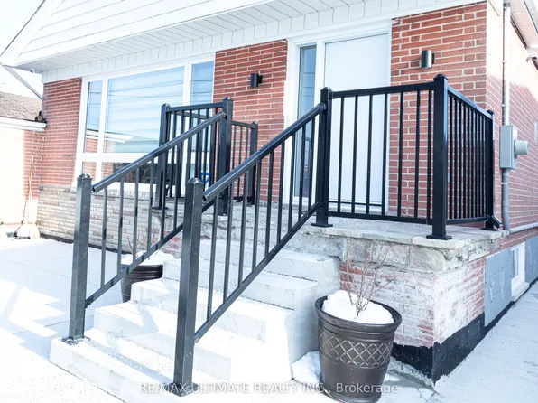 103 Tavistock Rd, Toronto, ON M3M 2P1