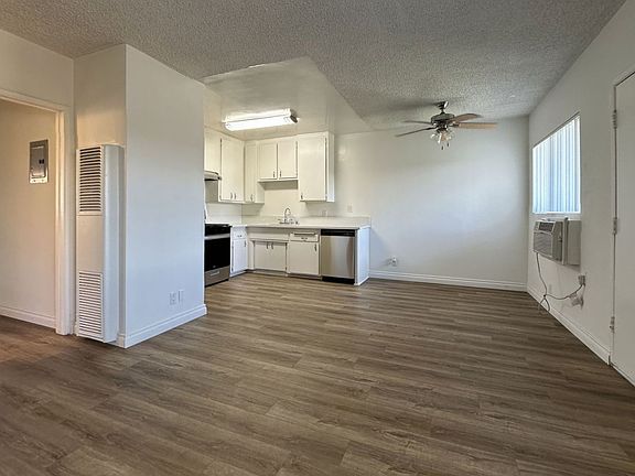 5th image of 8437 Tobias Ave APT 33