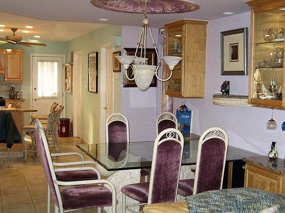 Dining area & Kitchen