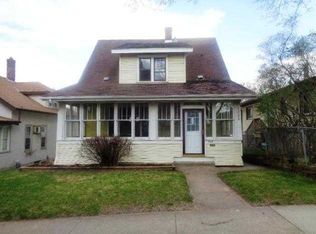 1068 Earl St, Saint Paul, MN 55106