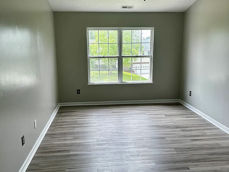 114 Fairfax Dr — Photo 10