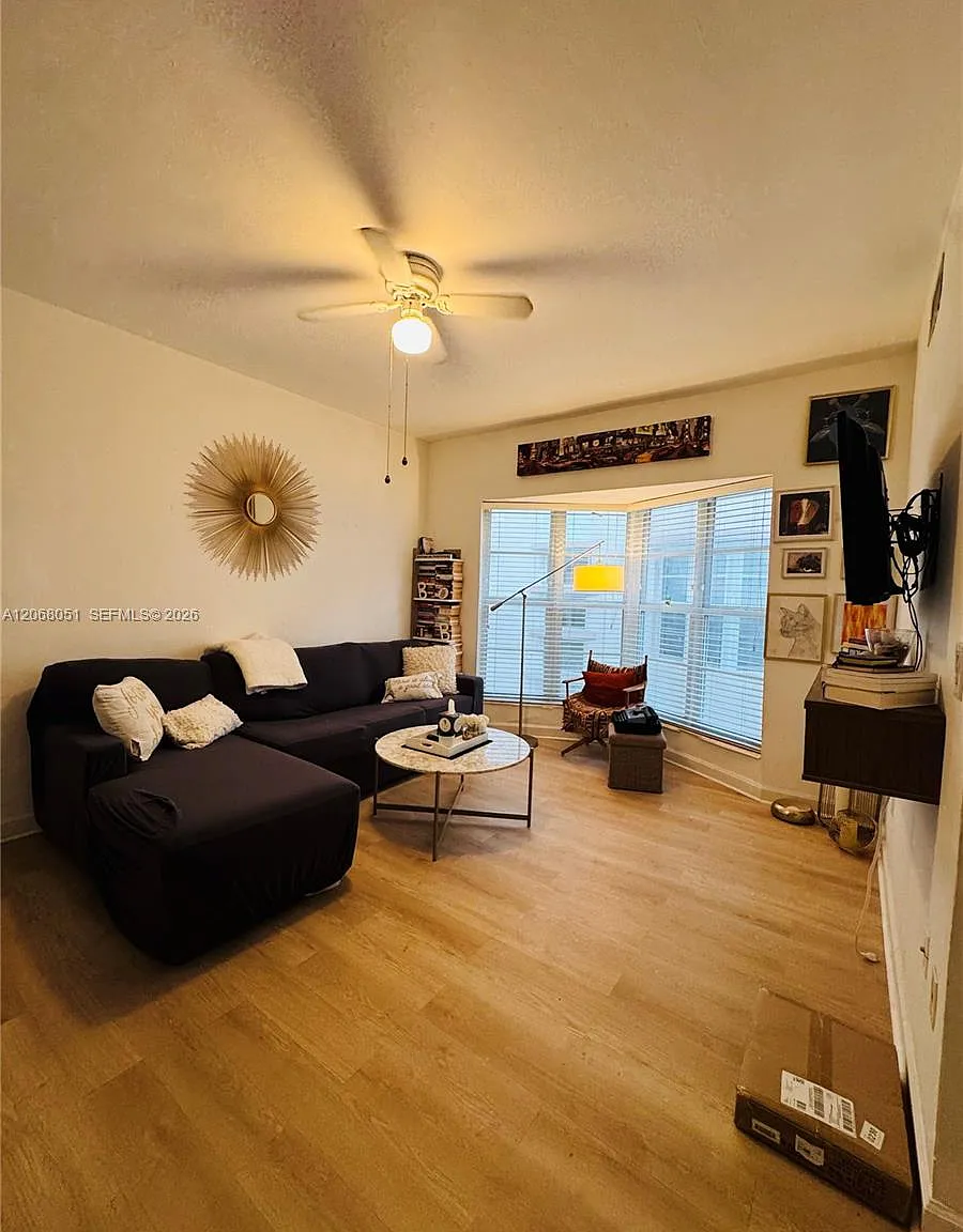 The Chelsea Condo Desc — Photo 4