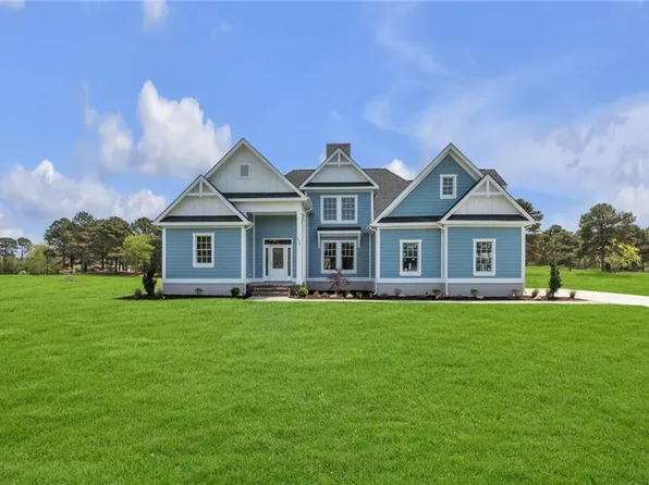 121 Heron Pointe Dr, Cape Charles, VA 23310