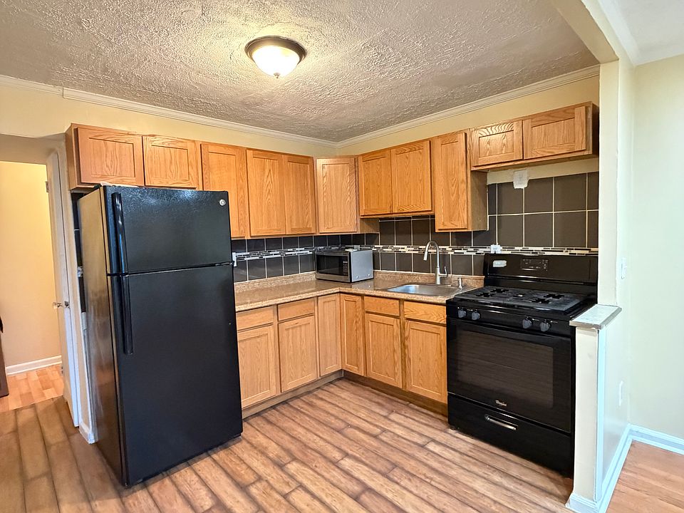 1st image of 1088 E 53rd St