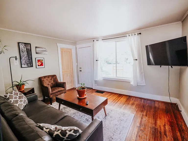 2712 W Gordon Ave — Photo 5