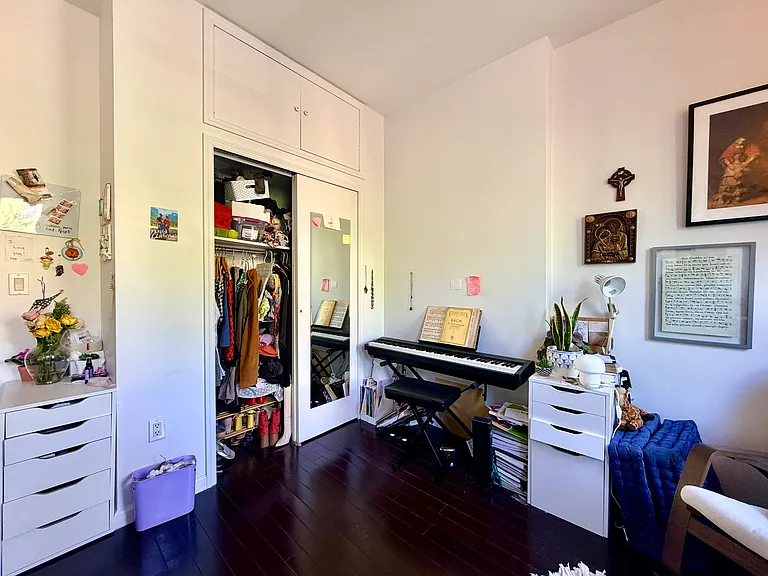 262 Irving Ave #2R — Photo 17