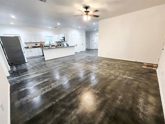 5th image of 417 Katie Cir
