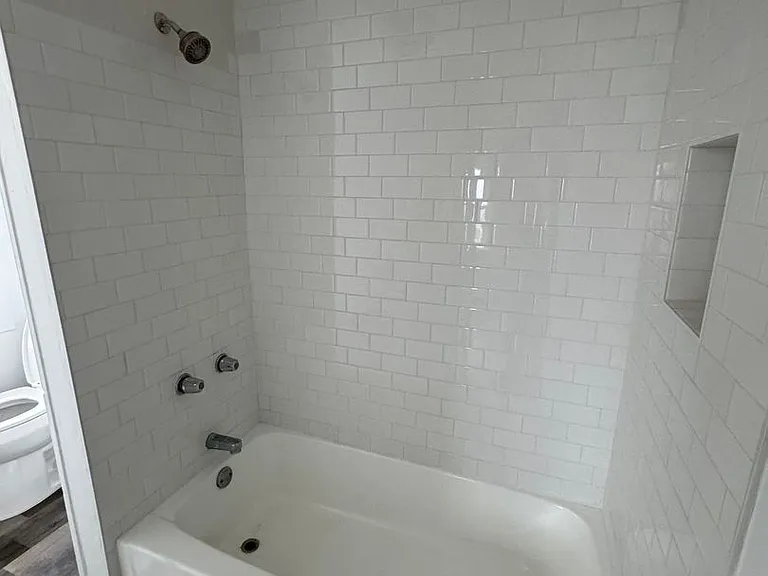 42-44 E Potomac St — Photo 16