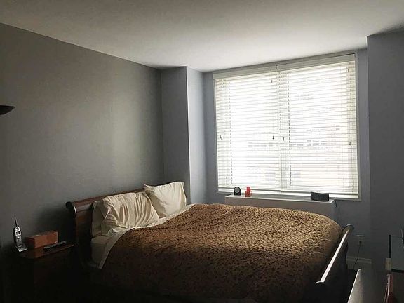 3rd image of 212 E 47th St APT 15B