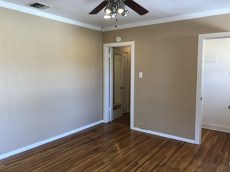 507 E Cypress St — Photo 12