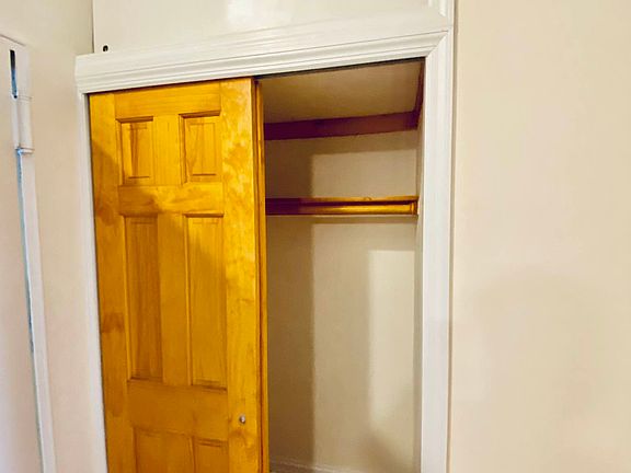 3rd image of 28 W 83rd St #5F