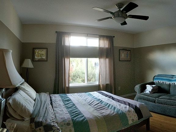 Master/front bedroom. Black out shades on high efficiency w