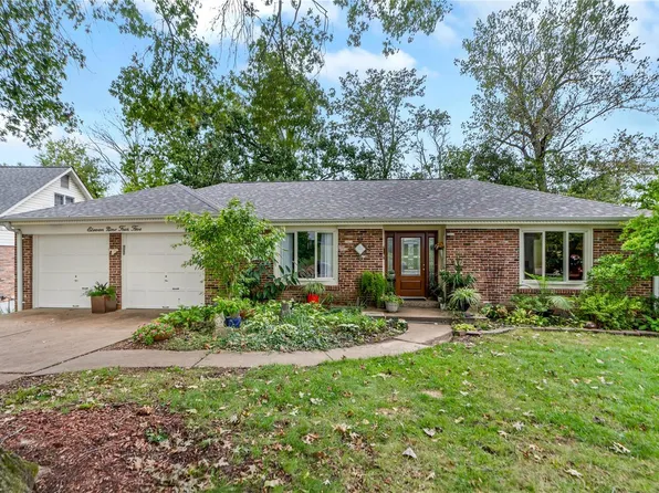 11945 Bardmont Dr, Saint Louis, MO 63126