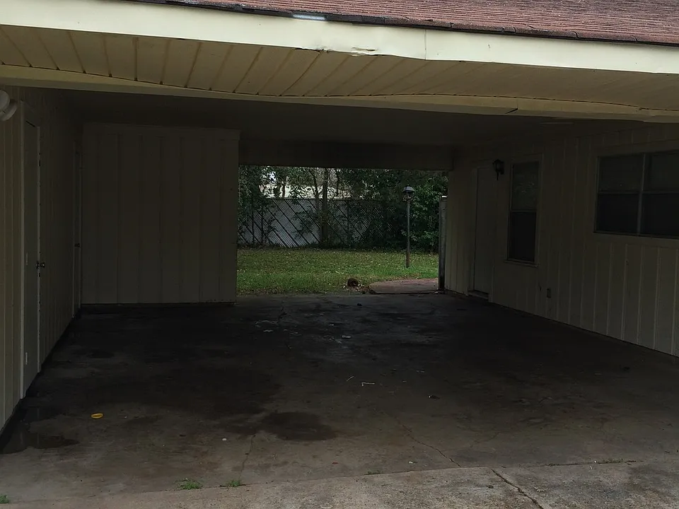 2509 Plantation Dr