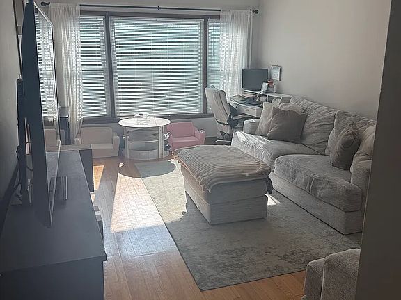 5th image of 3734 Ridgeland Ave #1