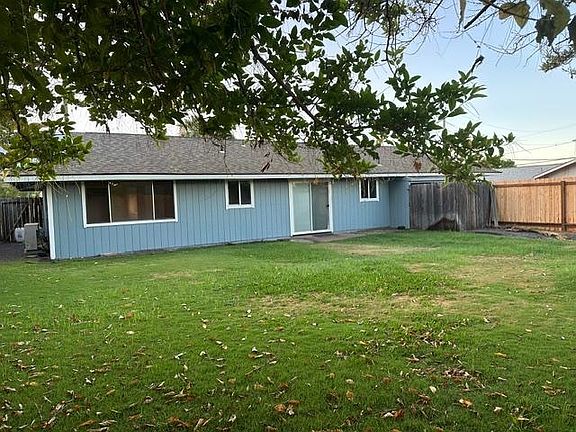 3rd image of 1816 Malama St