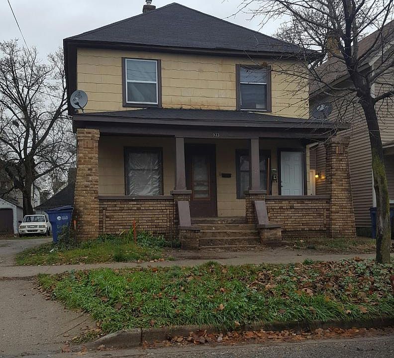 1st image of 933 Chatham St NW