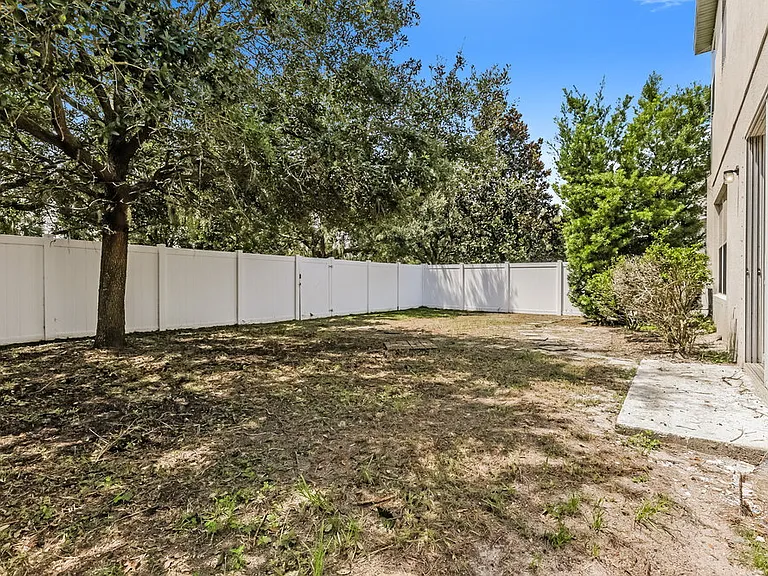 8309 Deerland Bluff Ln — Photo 17