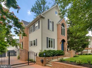 2032 N Taylor St, Arlington, VA 22207
