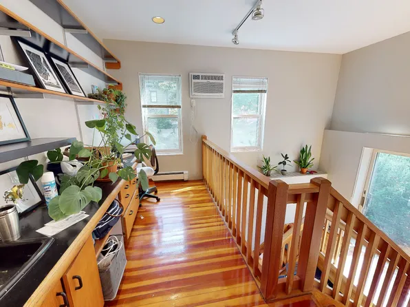 8 Chapman Pl #2, Cambridge, MA 02138