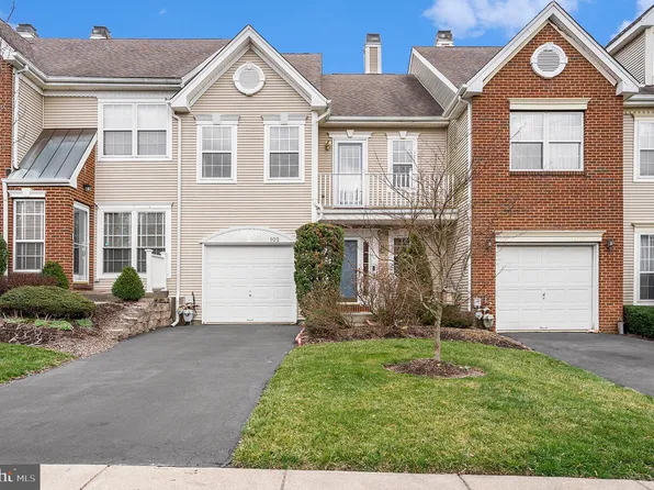 102 Delmar Ct, North Wales, PA 19454