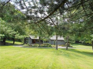 1816 Kings Chapel Rd, New Castle, PA 16105