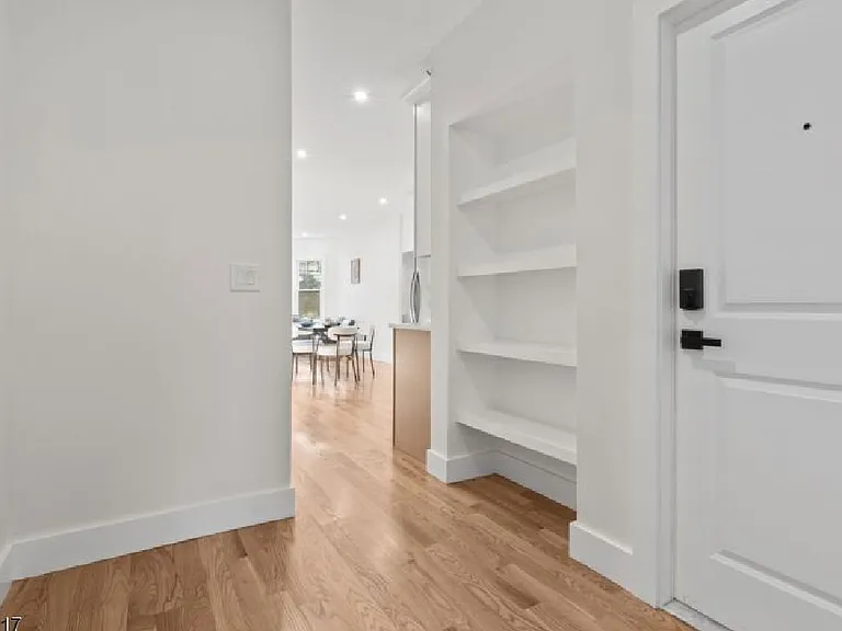 180 N 12th St #1 — Photo 9