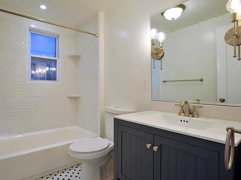 2113 West St — Photo 11