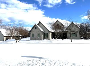 5682 Topanga Dr, Coloma, MI 49038