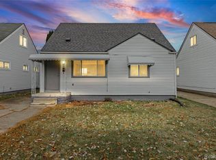 975 E Barrett Ave, Madison Heights, MI 48071