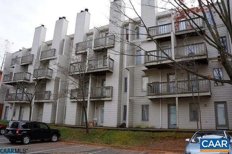 3 bed, 2.0 bath, 893 sqft, $3,000 — Photo 1