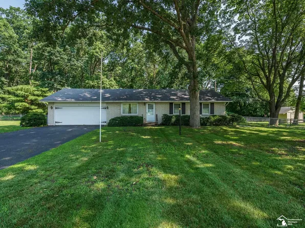 2372 Devonshire St, Temperance, MI 48182