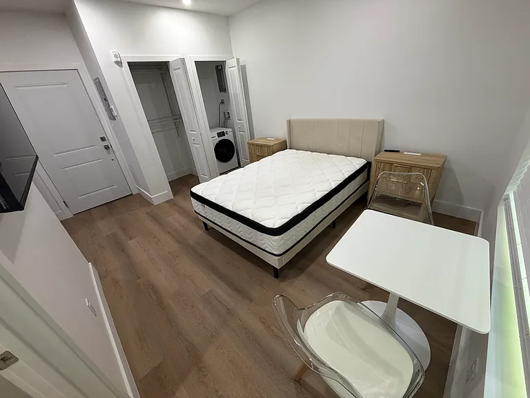 1619 Jefferson Ave #106 — Photo 3